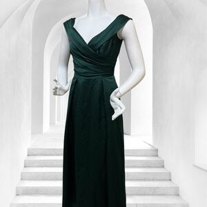 Elegant Green Evening Gown size 8